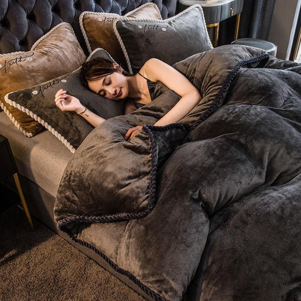 Amorgos Fine Velvet Bedding Set