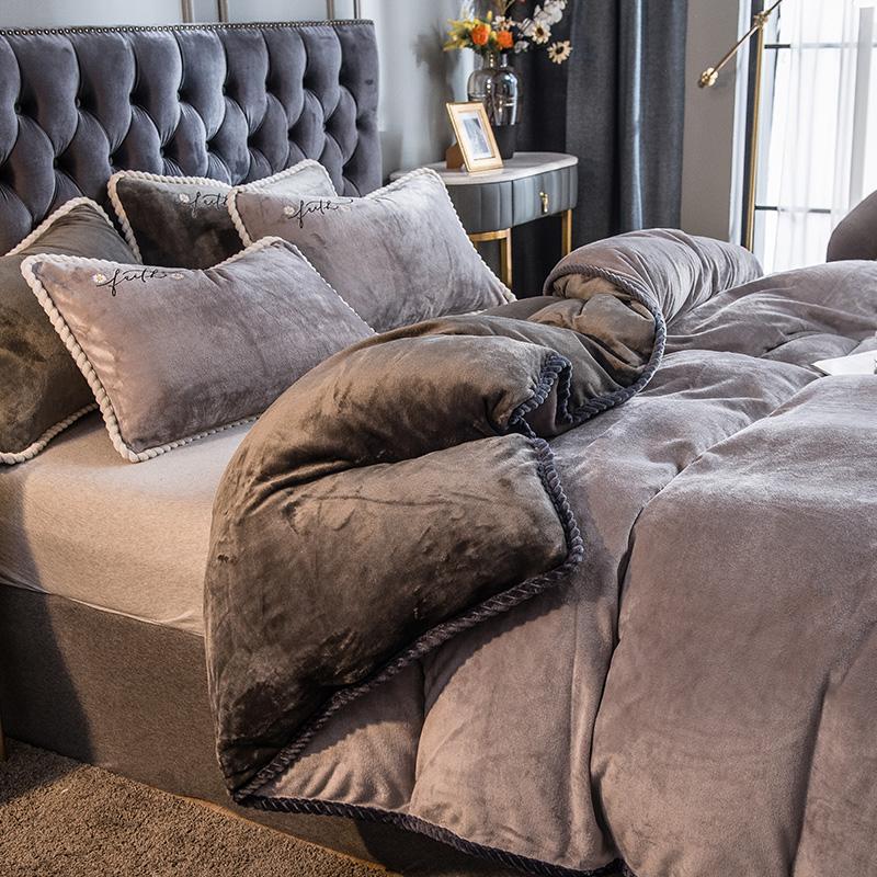 Amorgos Fine Velvet Bedding Set