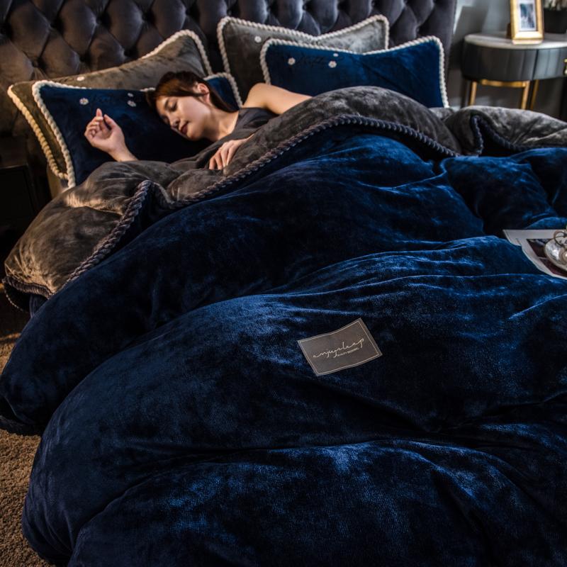 Amorgos Fine Velvet Bedding Set